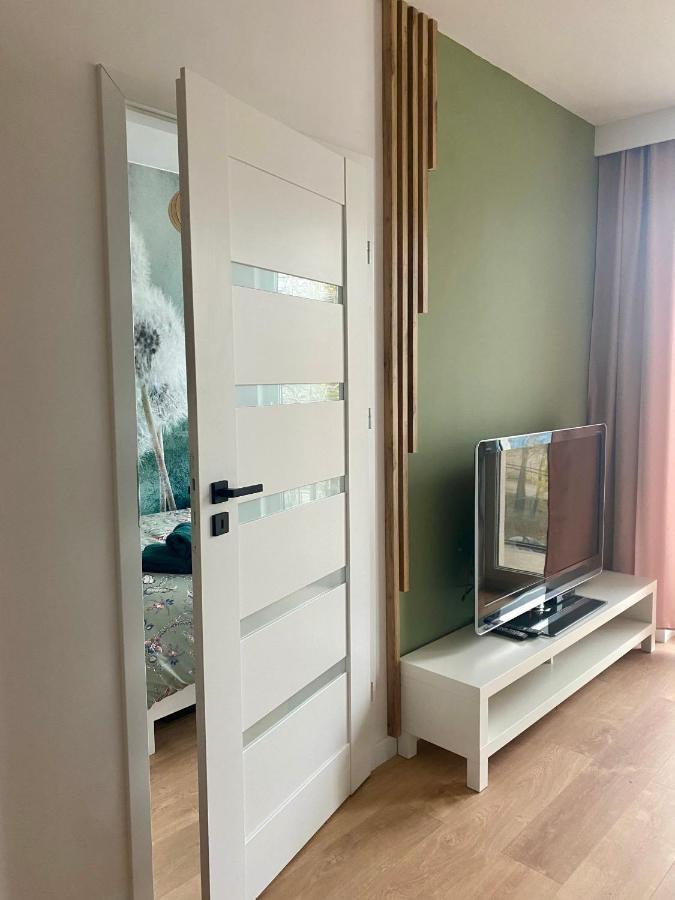 Airport Green Apartment Kl21 - Air Condition & Free Parking Varşova Dış mekan fotoğraf